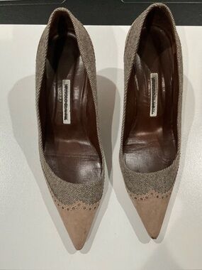 Manolo Blahnik Internet size 41 taupe suede, and gray tweed pointed toe pumps